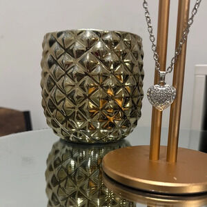 NWOT Bret Roberts Vintage Swarovski Crystal Elegant Heart Pendant Necklace.